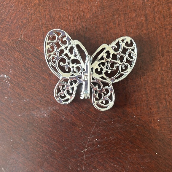 Vintage silver butterfly pin - Picture 2 of 2